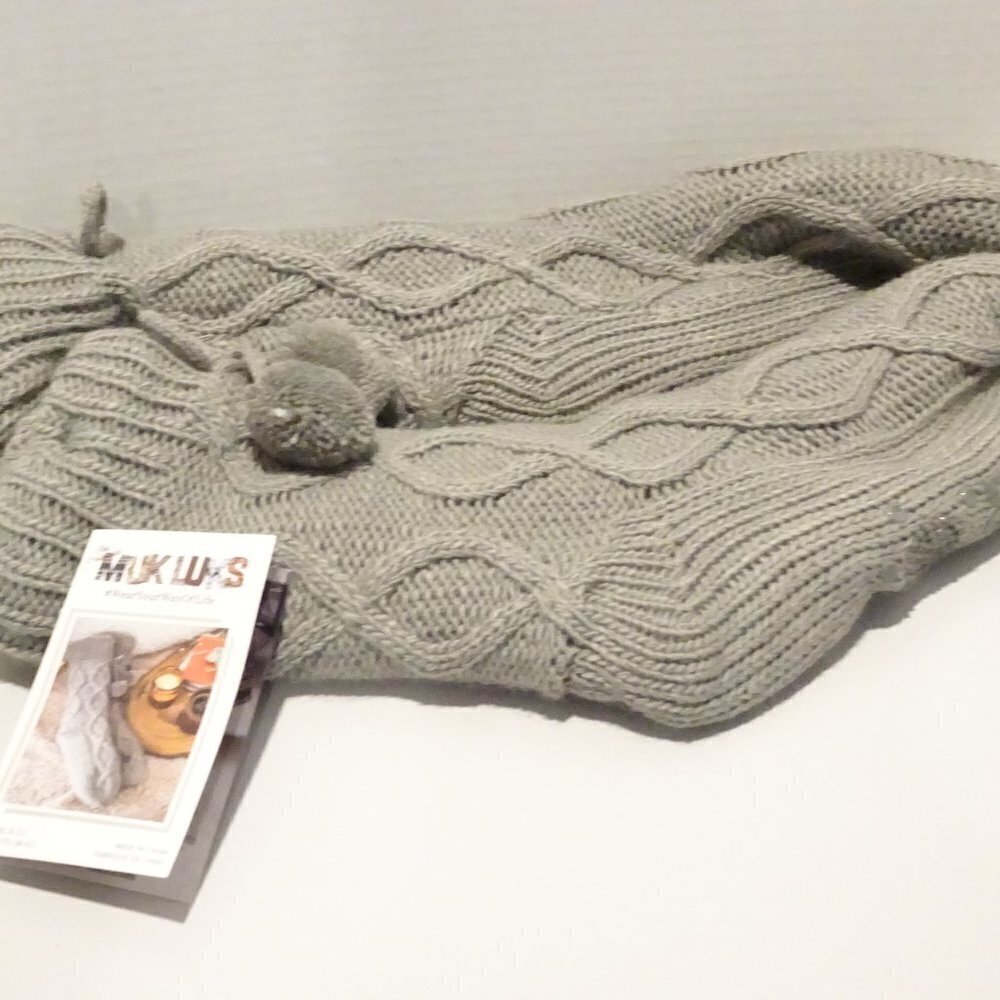 MUKLUKS Gray Cabin Socks Non-Slip NEW Size L/XL